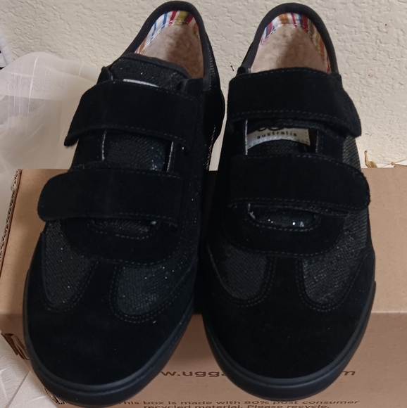 Kids ugg shoes - Picture 2 of 5